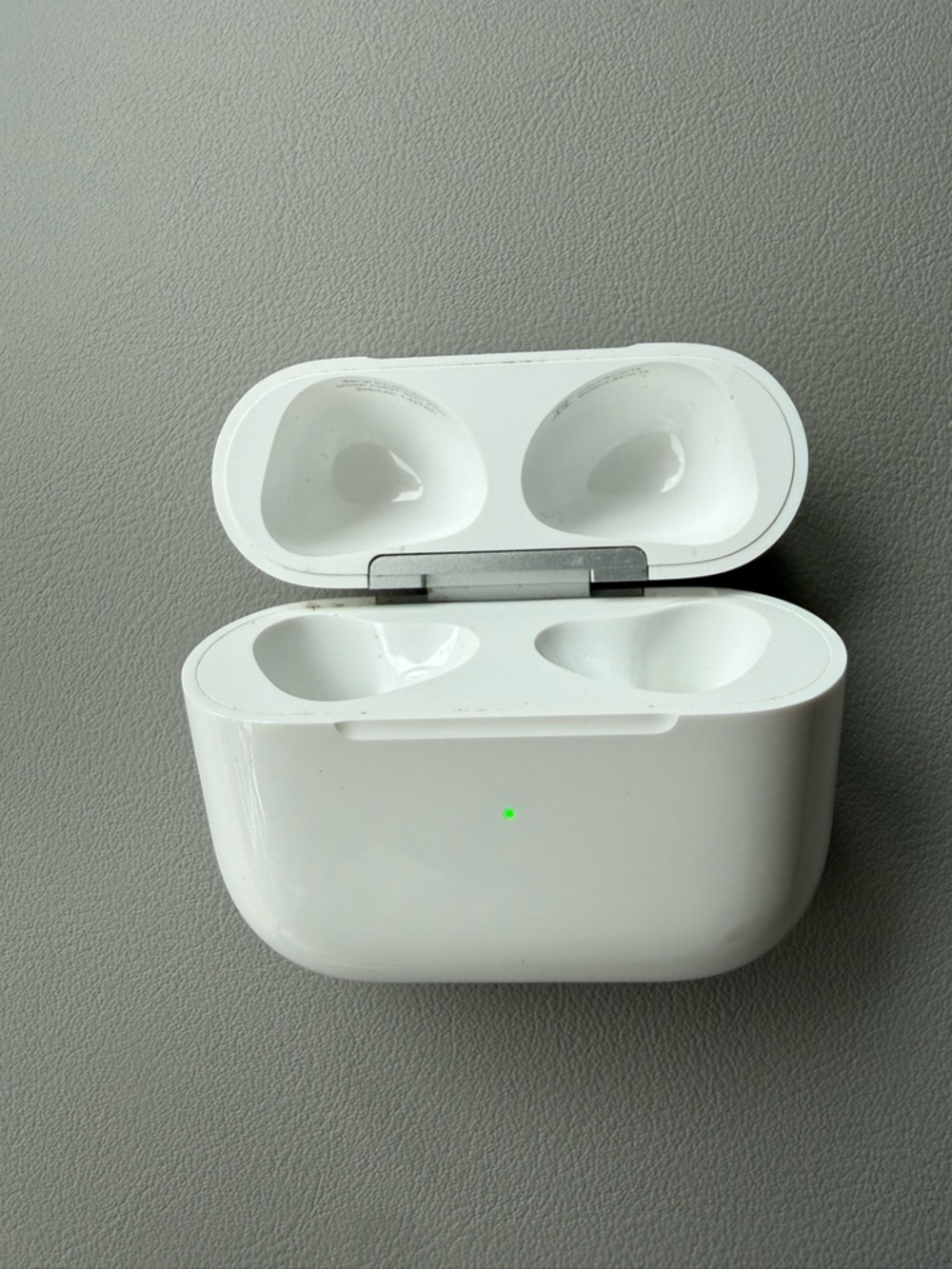 AirPods 3rd Generation Lightning Case Only - Picture 5 of 5
